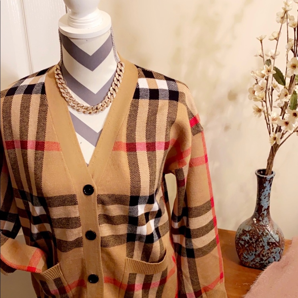 Beautiful Sweater at an excellent price.